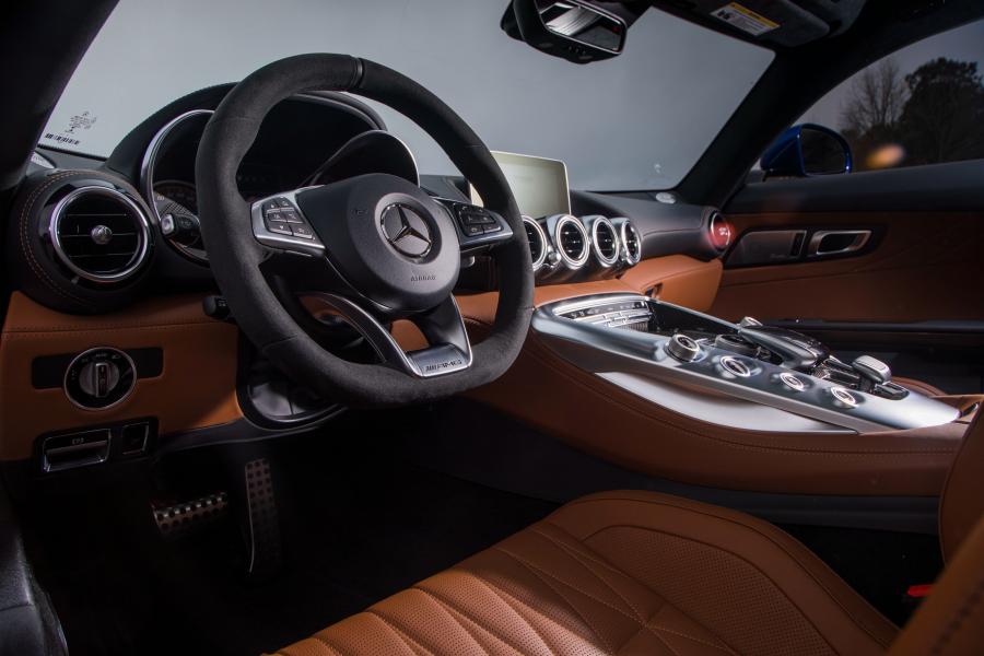 Интерьер Mercedes-AMG GT C (C190) 2017 года  (NA) (фото 26 из 40)
